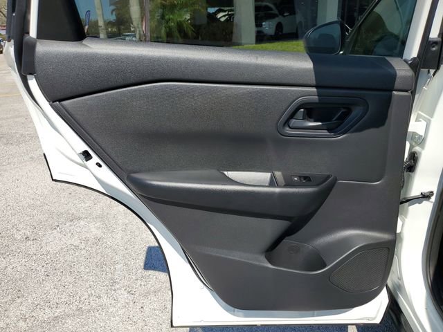 Used 2024 Nissan Rogue S image 13