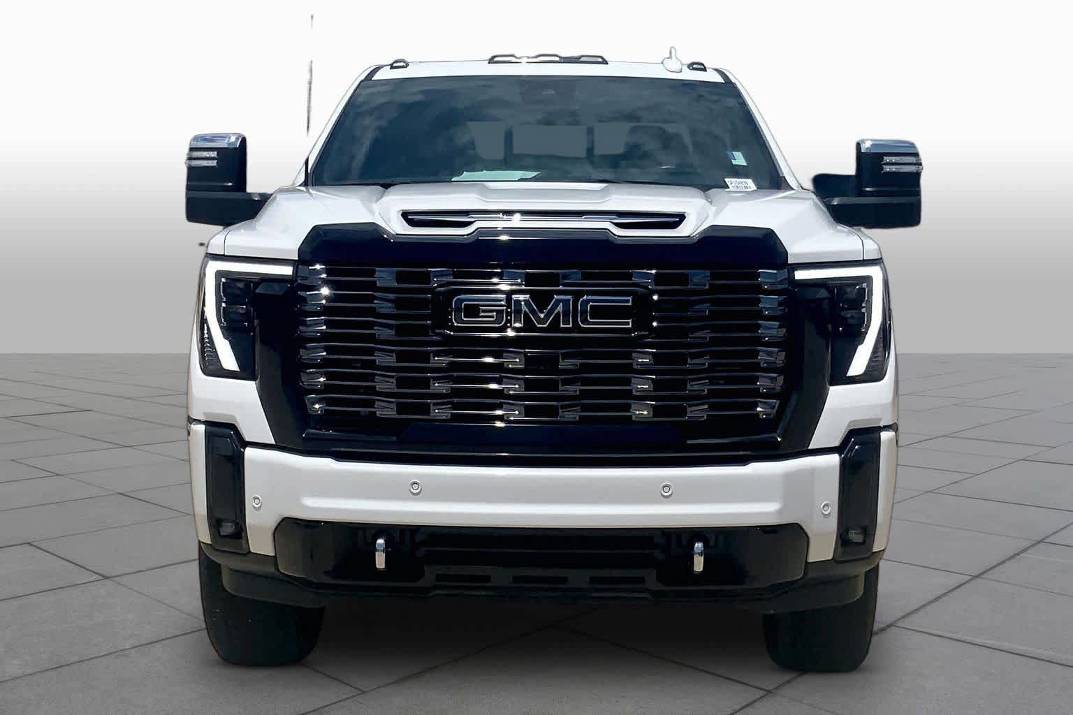 Certified 2025 GMC Sierra 2500 Denali Ultimate AWD/4WD image 4