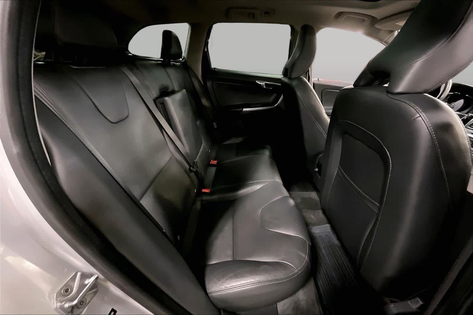 Used 2016 Volvo XC60 T5 Premier w/ Proximity Package AWD/4WD image 20