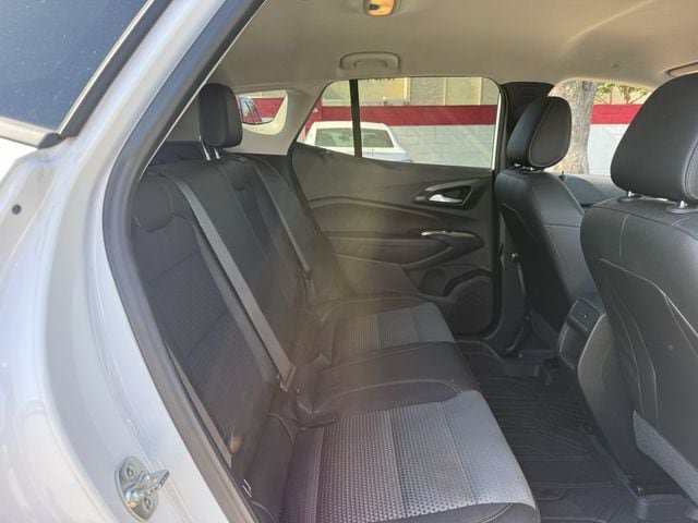 Used 2024 Chevrolet Trax LT w/ Driver Confidence Package FWD image 31
