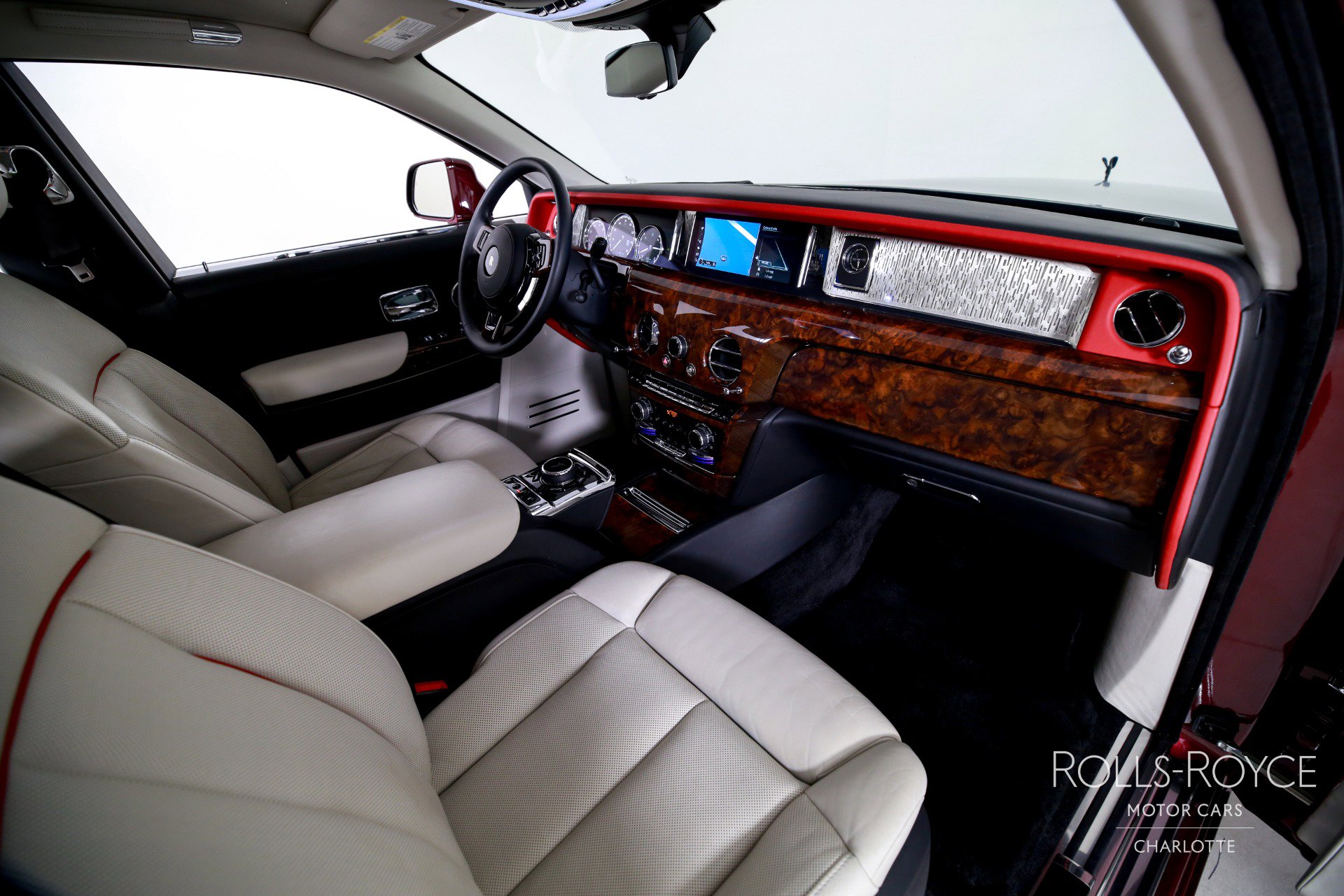 Used 2019 Rolls-Royce Phantom Sedan image 36