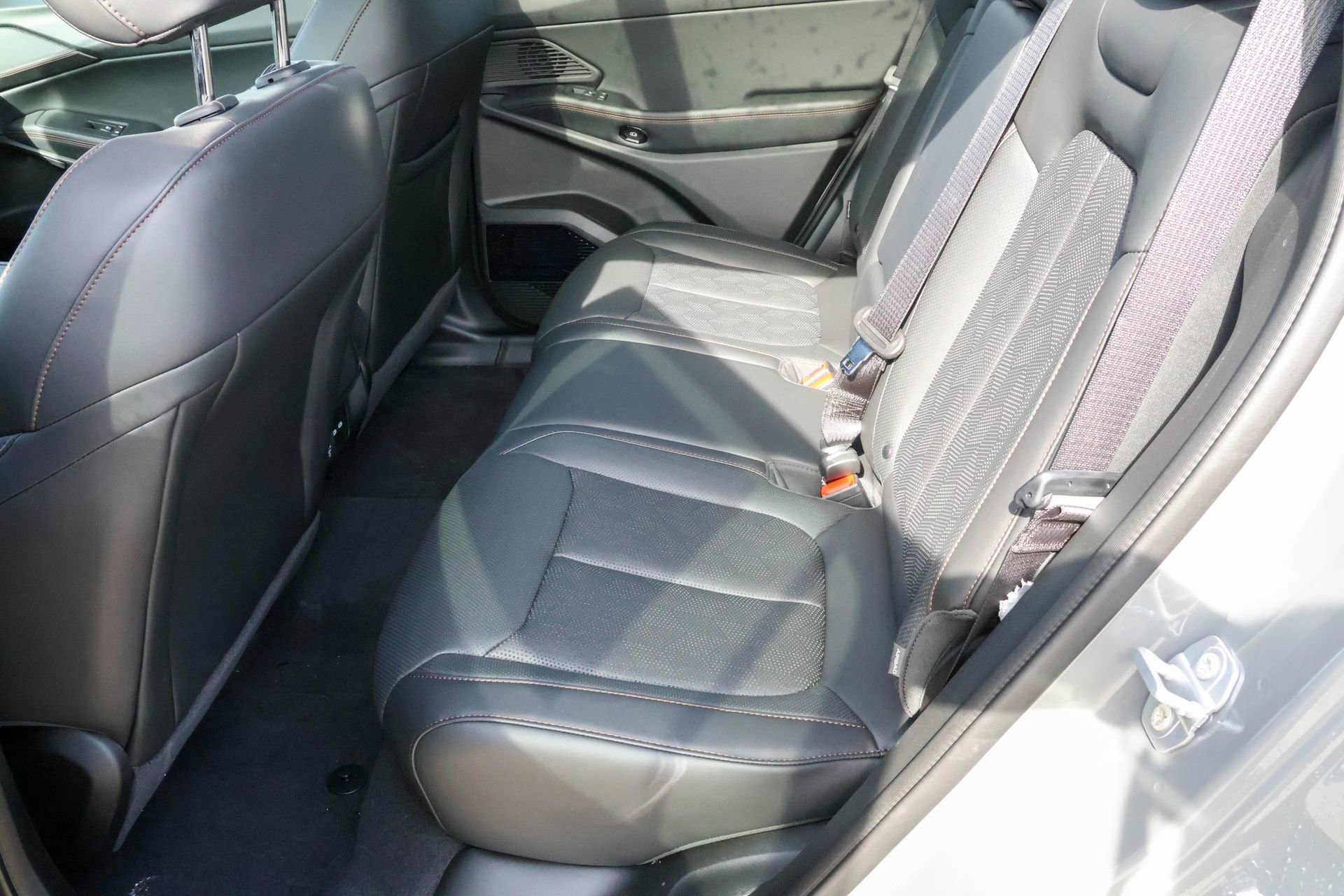 New 2026 Jeep Cherokee Overland image 15