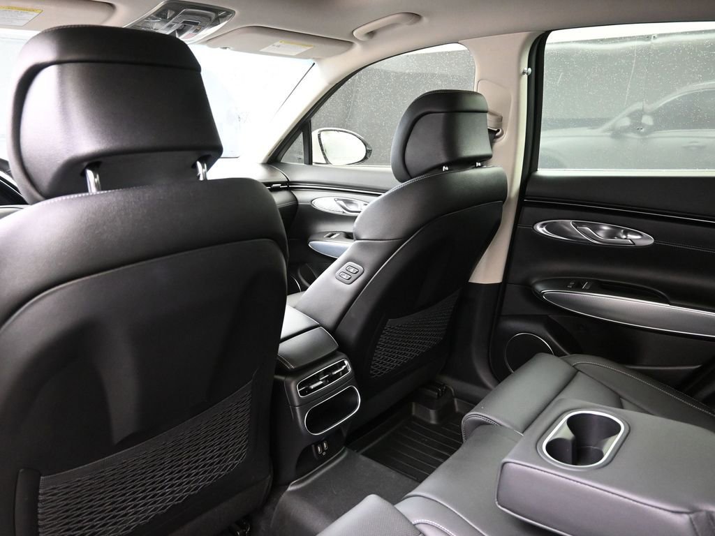 Used 2023 Genesis GV70 2.5T w/ Select Package image 19