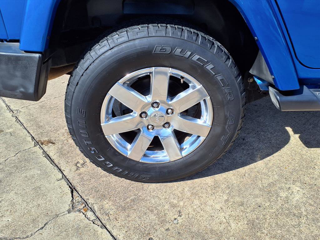 Used 2015 Jeep Wrangler Unlimited Sahara w/ Connectivity Group image 25