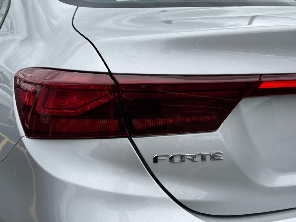 Used 2021 Kia Forte LXS FWD image 10
