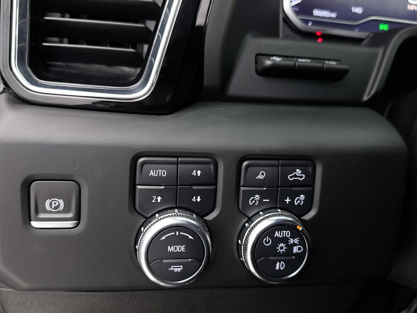 Used 2024 GMC Sierra 2500 Denali w/ Denali Reserve Package AWD/4WD image 13