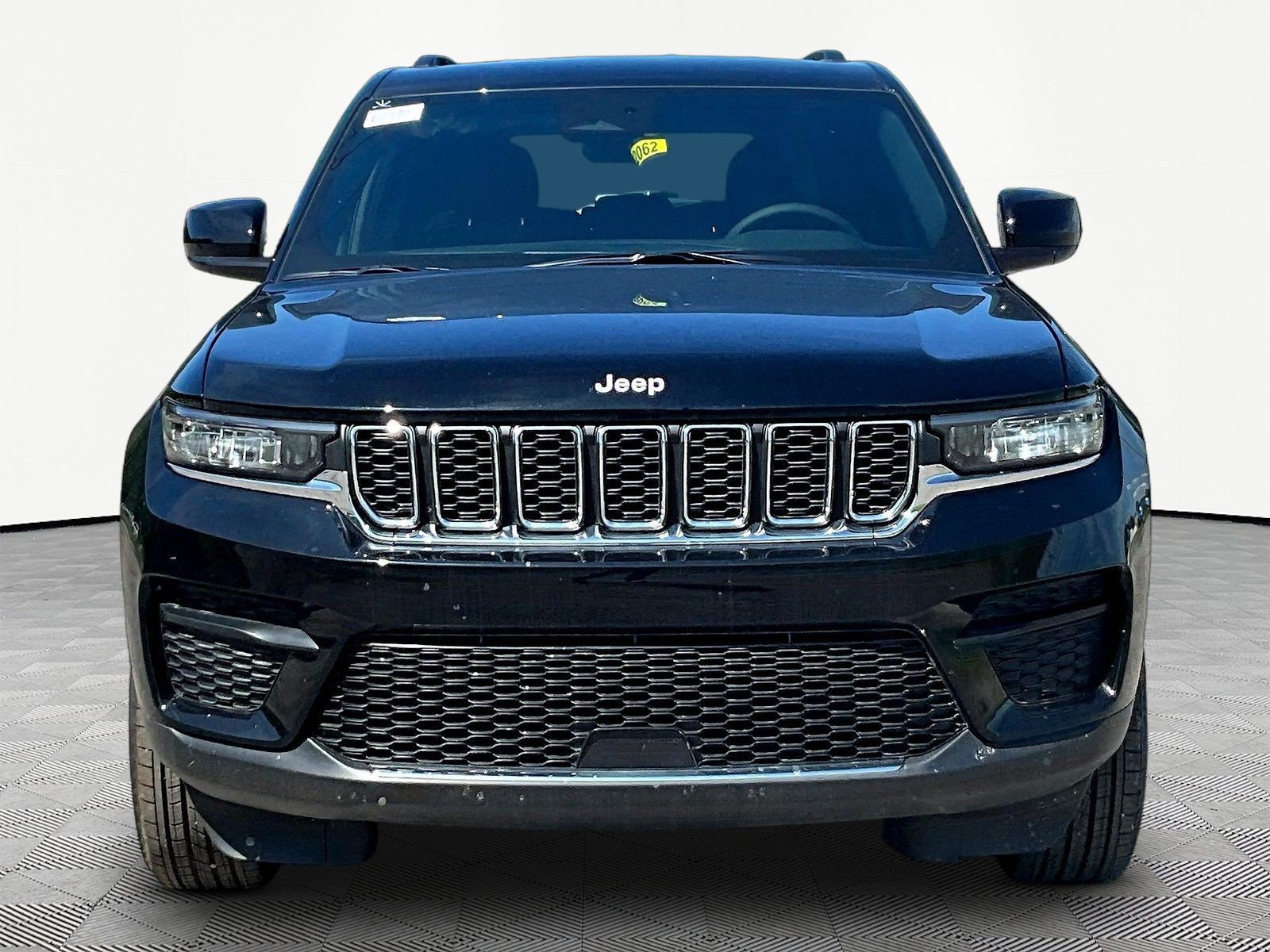 New 2026 Jeep Grand Cherokee Laredo w/ Trailer Tow Package AWD/4WD image 2
