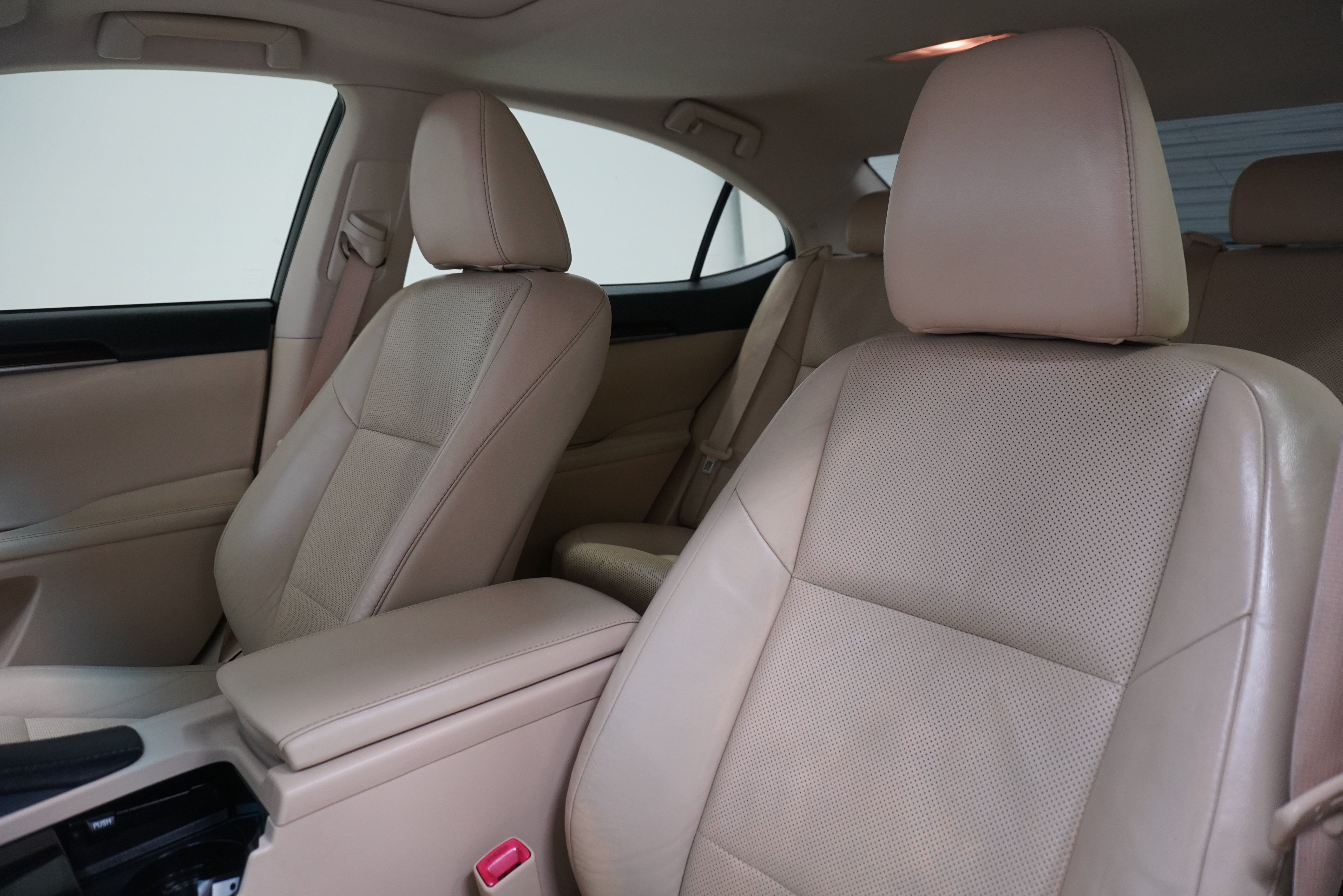 Used 2013 Lexus ES 350 w/ Luxury Pkg FWD image 9