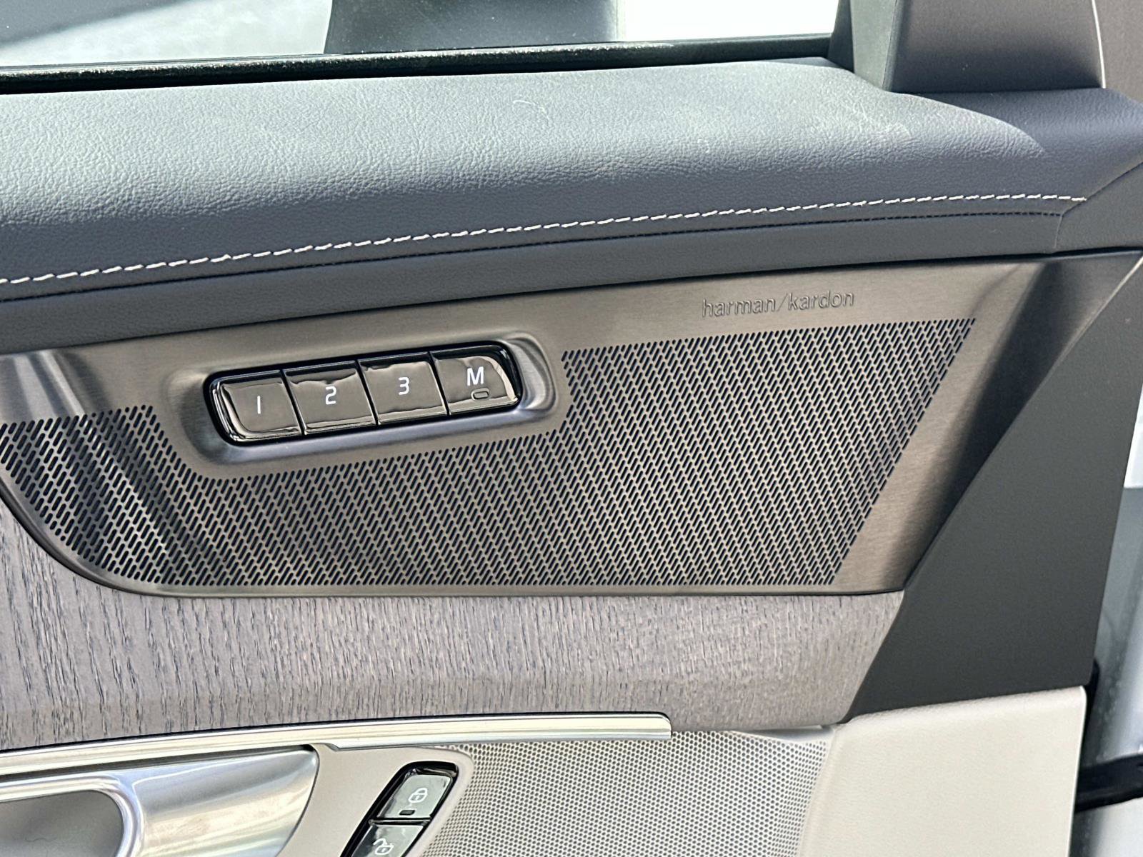New 2026 Volvo XC90 T8 Ultra w/ Protection Package Premier image 12