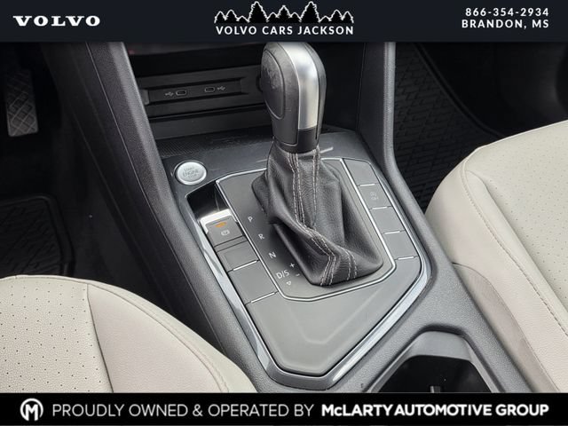 Used 2021 Volkswagen Tiguan SE w/ Panoramic Sunroof Package FWD image 23
