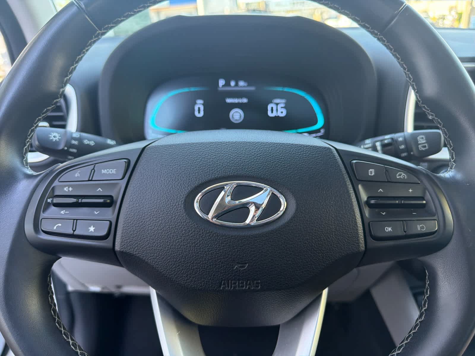 Used 2025 Hyundai Venue SEL FWD image 24