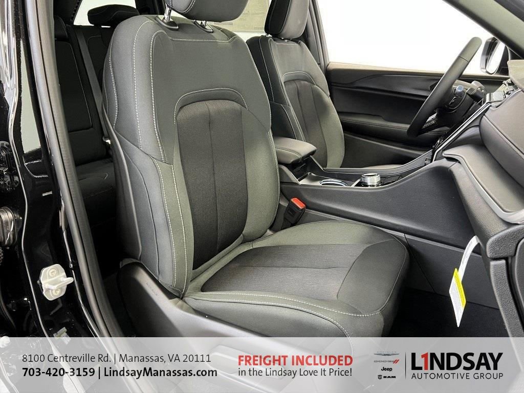 New 2025 Jeep Grand Cherokee Laredo X w/ Luxury Tech Group I image 10