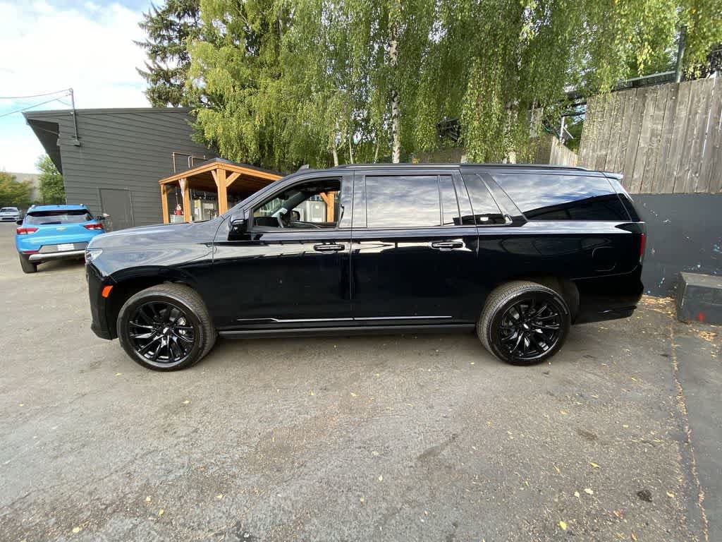 Certified 2024 Cadillac Escalade ESV Sport Platinum w/ LPO, ONYX Package AWD/4WD image 3