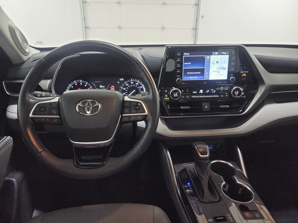 Used 2022 Toyota Highlander Limited FWD image 12