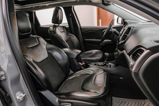 Used 2020 Jeep Cherokee Latitude Plus w/ Comfort/Convenience Group image 29