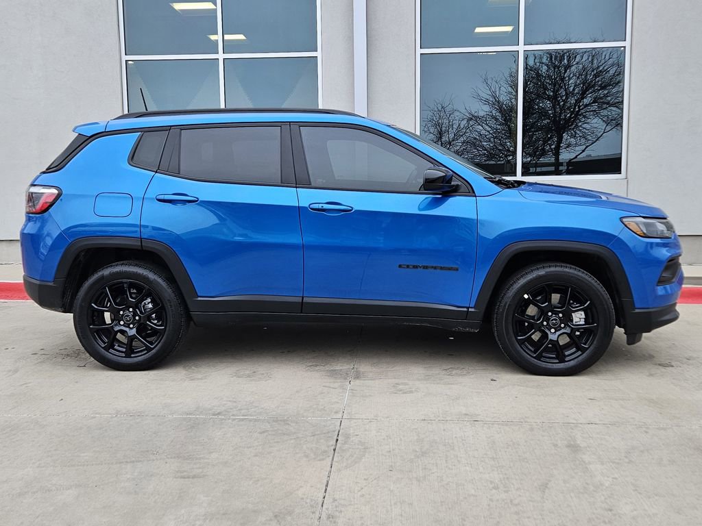 New 2026 Jeep Compass Latitude image 2