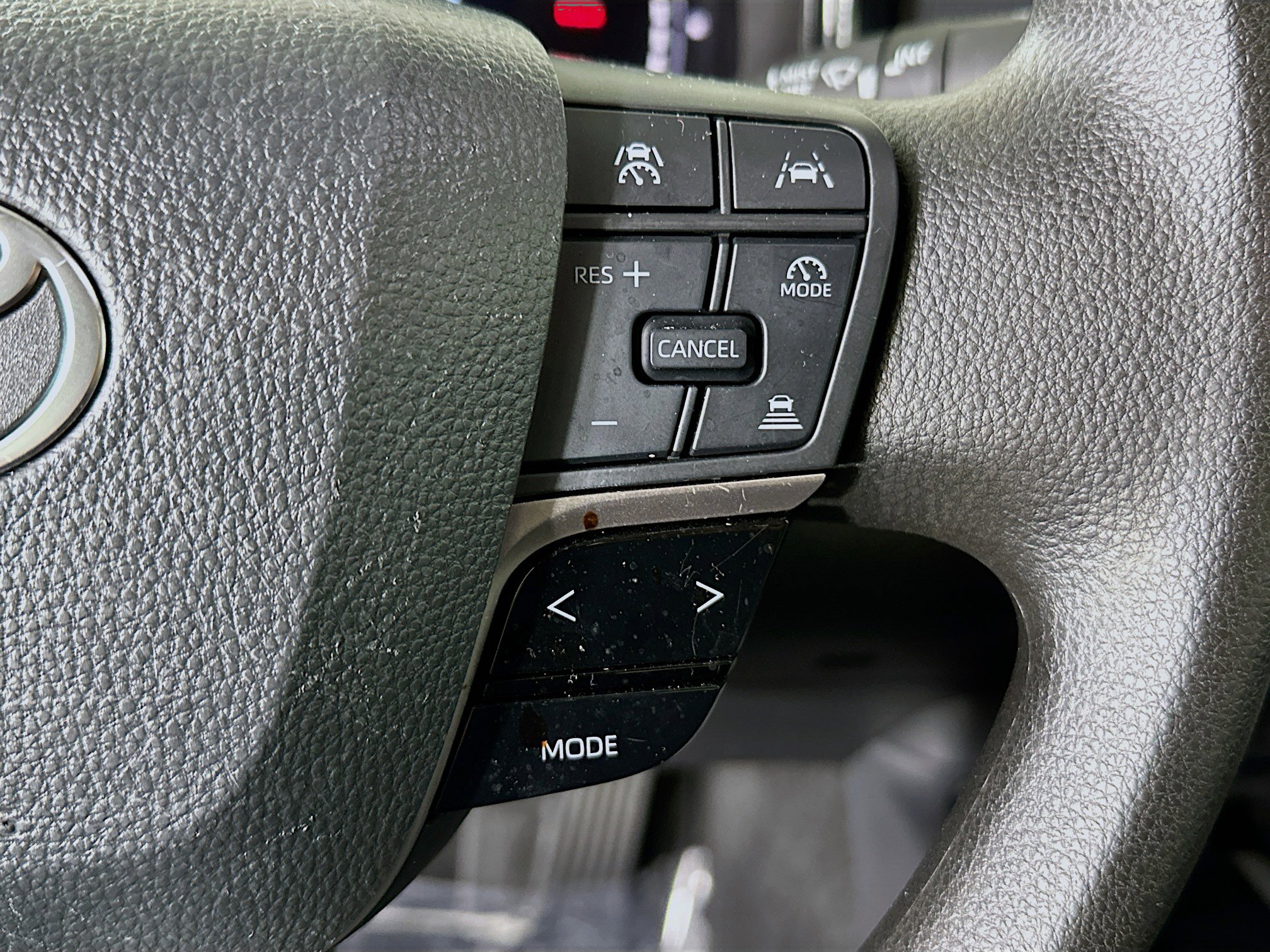 Used 2025 Toyota Camry LE FWD image 17