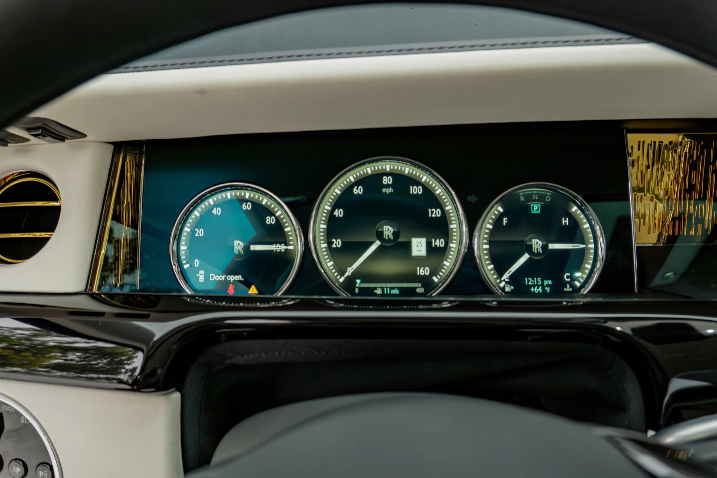 Used 2024 Rolls-Royce Phantom Sedan RWD image 89