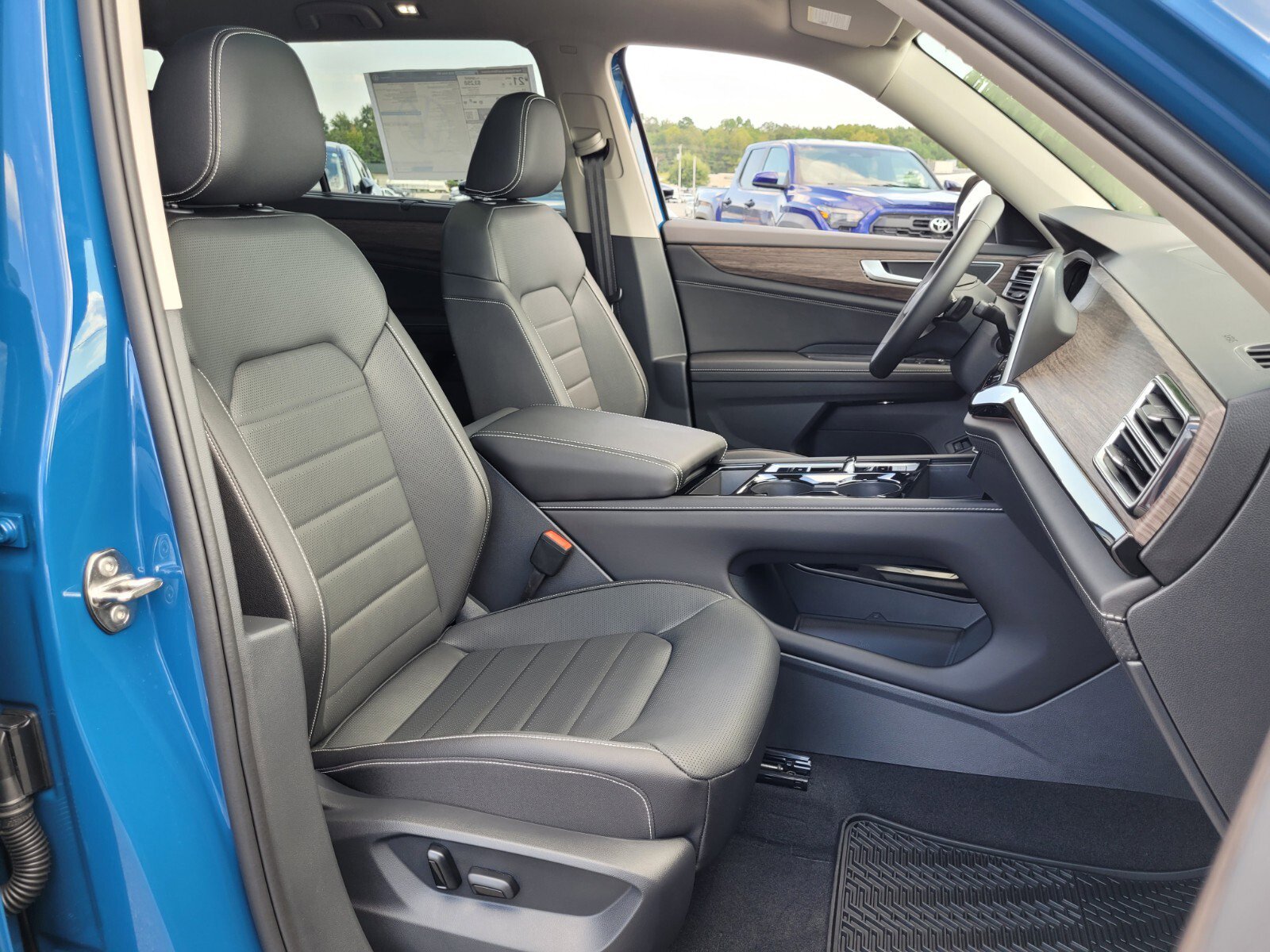 New 2026 Volkswagen Atlas SEL image 11