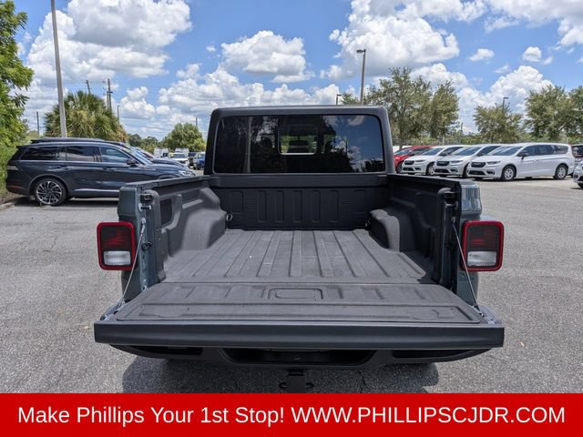 Certified 2025 Jeep Gladiator Sport AWD/4WD image 12