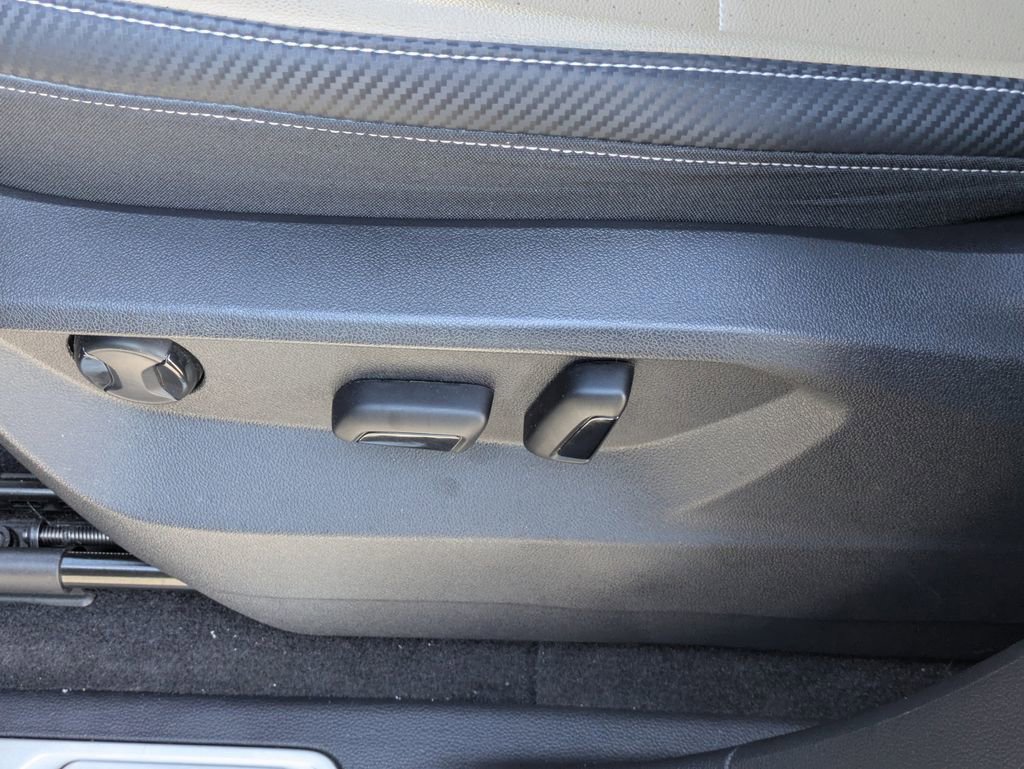 Certified 2022 Volkswagen Atlas Cross Sport SE image 21