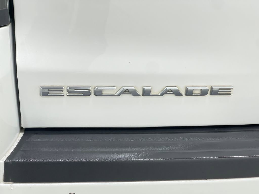 Used 2018 Cadillac Escalade Premium Luxury image 44
