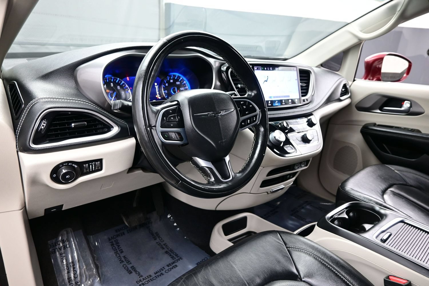 Used 2022 Chrysler Pacifica Touring-L AWD/4WD image 16