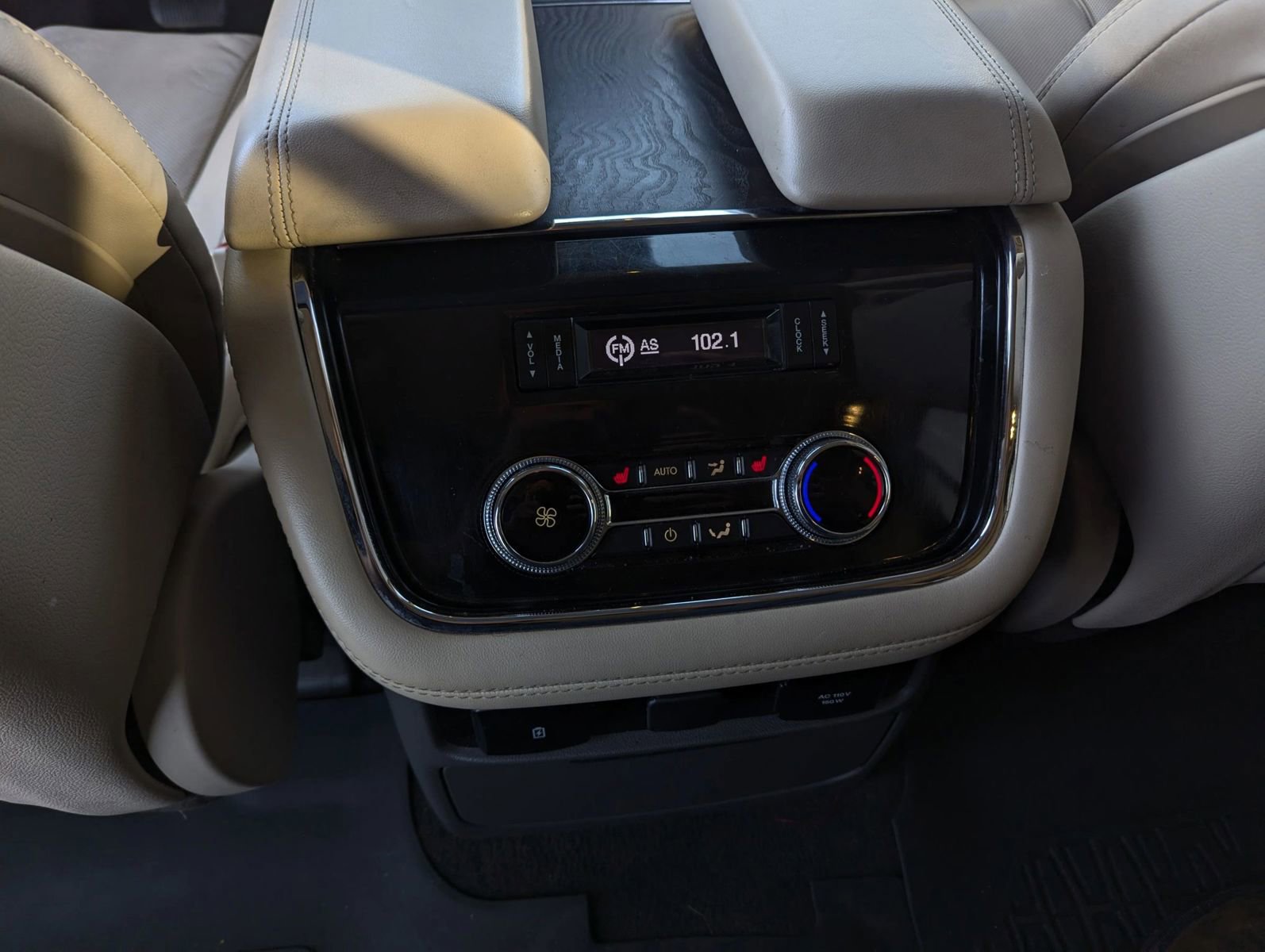 Used 2021 Lincoln Navigator L Reserve image 9