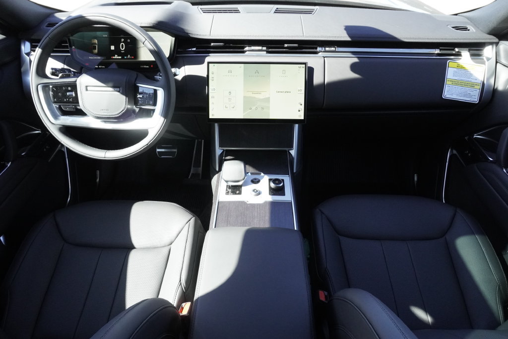New 2027 Land Rover Range Rover Long Wheelbase SE AWD/4WD image 9