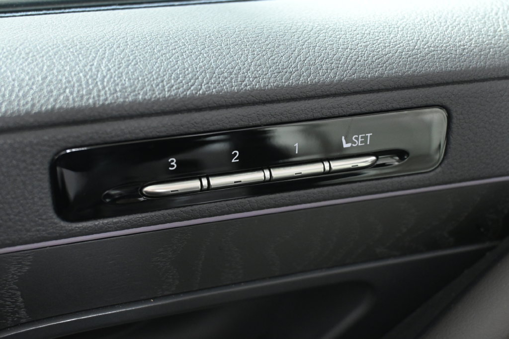 Used 2024 Lexus LX 600 4WD w/ Appearance Package image 27