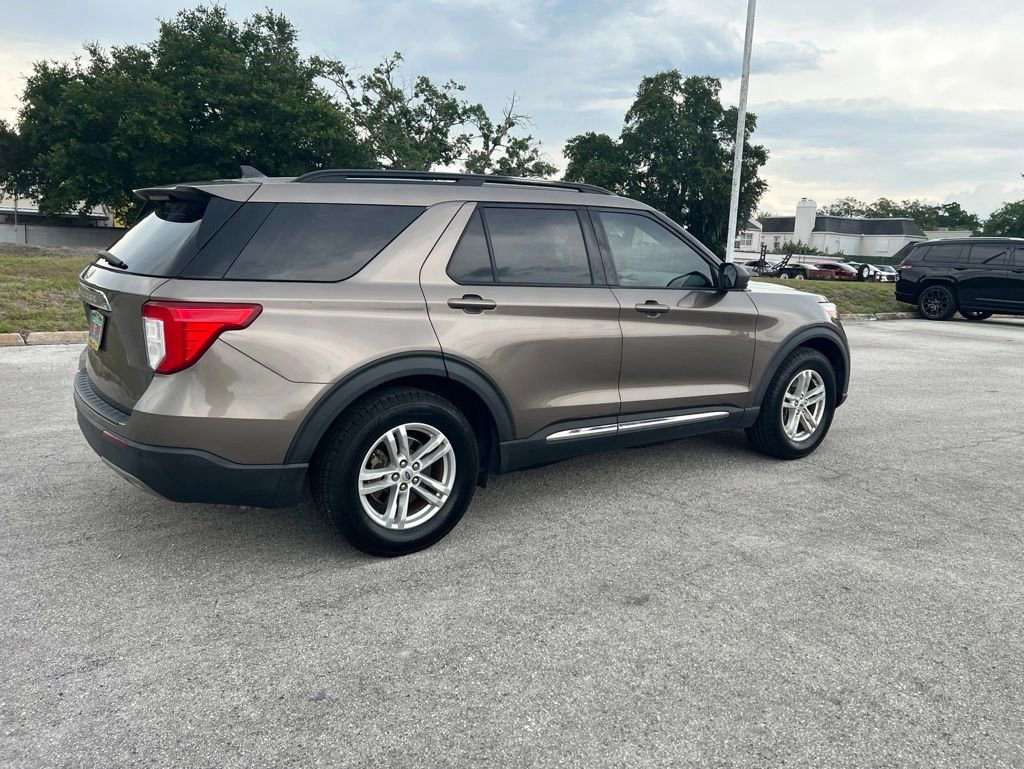 Used 2021 Ford Explorer XLT w/ Equipment Group 202A RWD image 3
