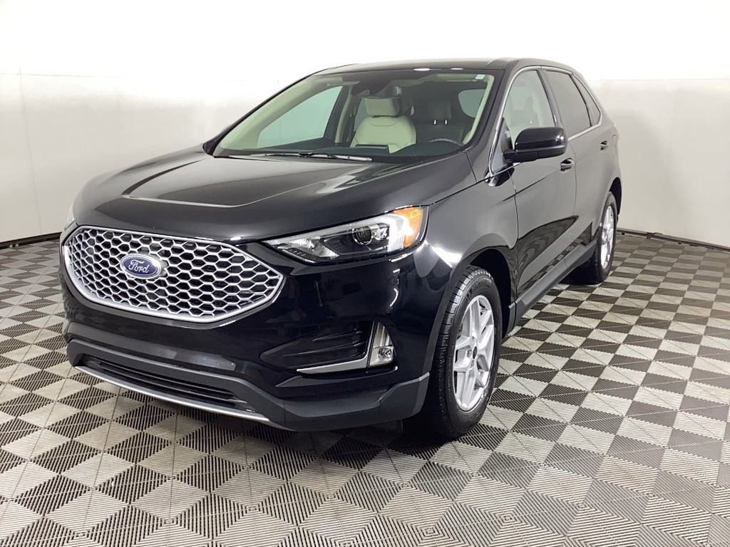Used 2024 Ford Edge SEL w/ Convenience Package image 5