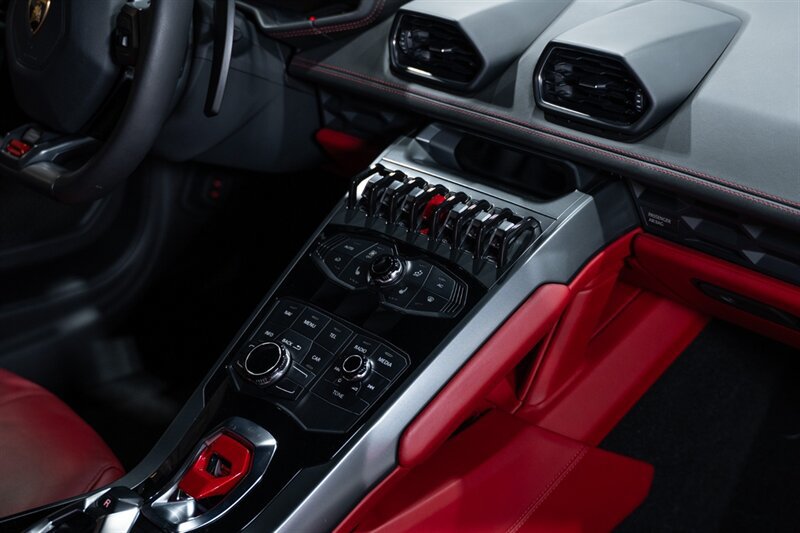 Used 2015 Lamborghini Huracan LP 610-4 AWD/4WD image 55