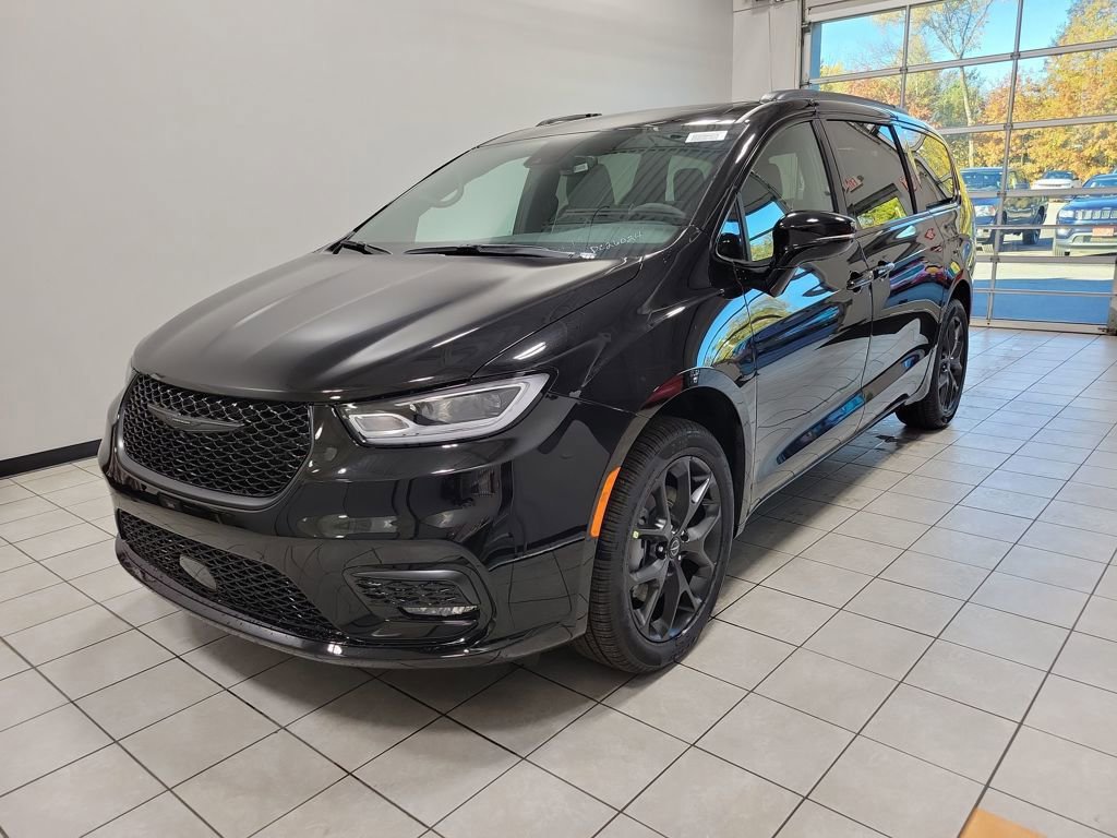 New 2026 Chrysler Pacifica Limited w/ S Appearance Package video 3