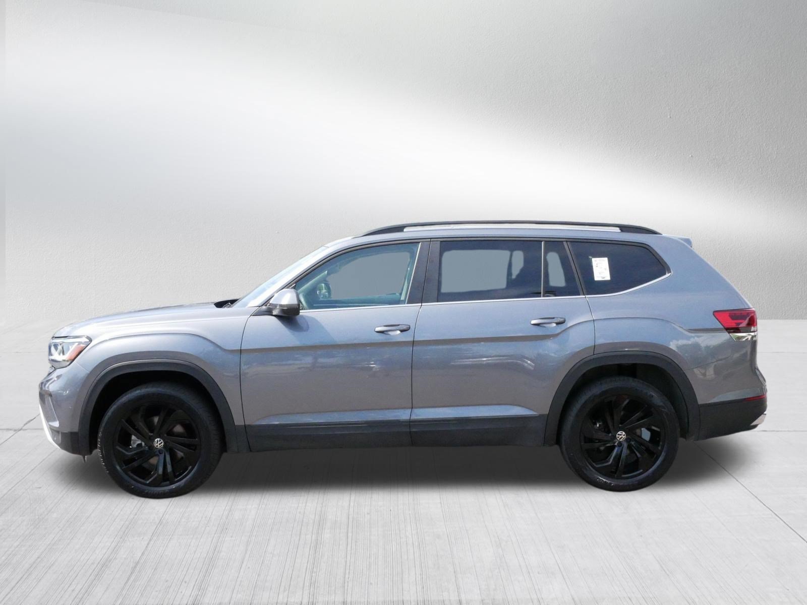 Certified 2023 Volkswagen Atlas SE w/ Panoramic Sunroof Package AWD/4WD image 4