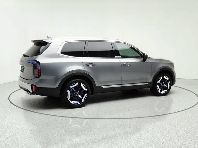 Certified 2024 Kia Telluride EX w/ EX Captain's Chair Package AWD/4WD image 6