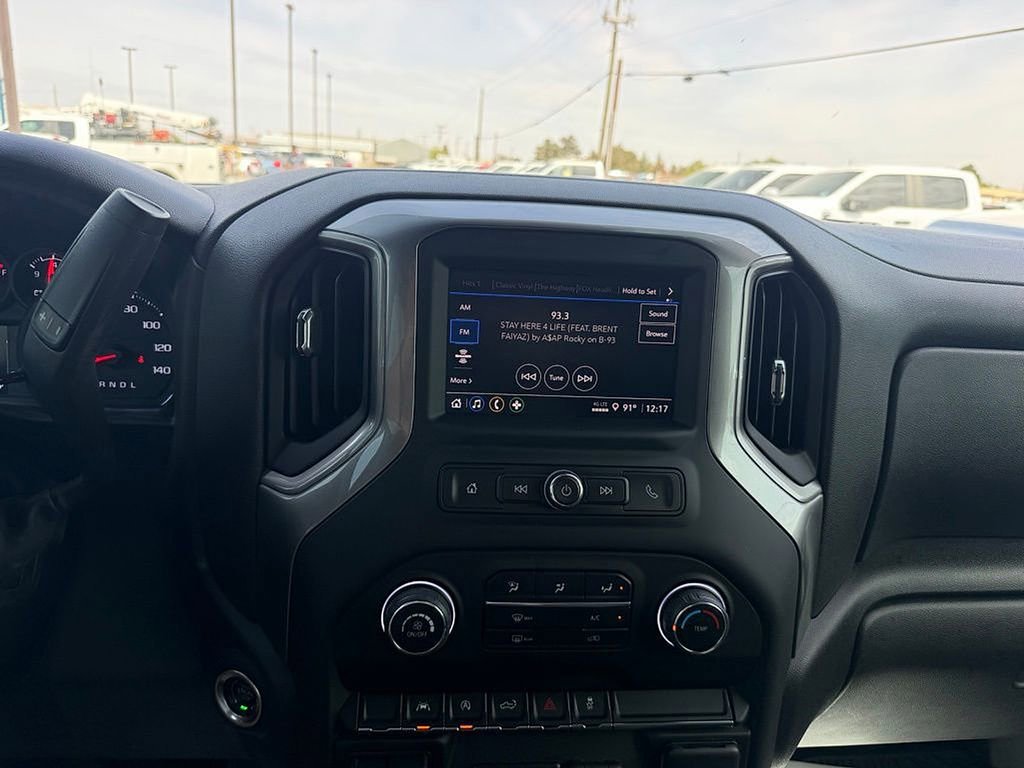 Used 2024 Chevrolet Silverado 1500 Custom image 11