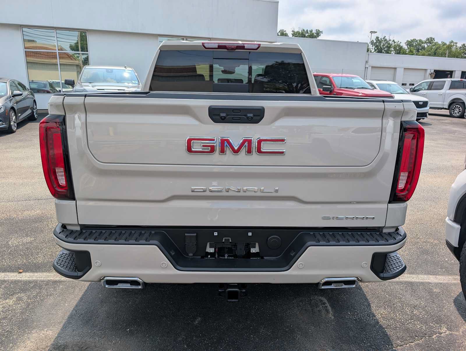 New 2026 GMC Sierra 1500 Denali w/ Technology Package AWD/4WD image 9