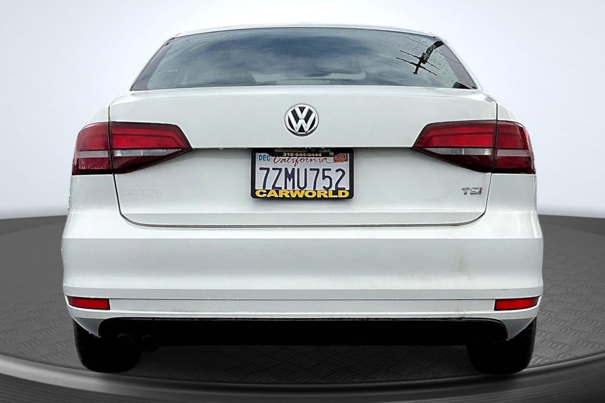 Used 2018 Volkswagen Jetta S FWD image 4