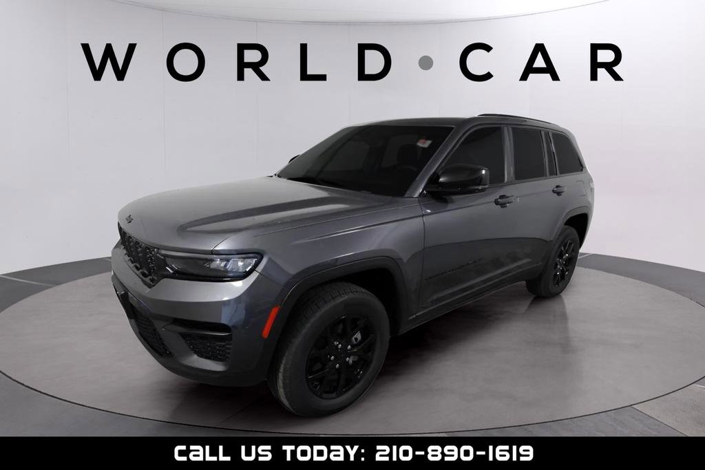 Used 2024 Jeep Grand Cherokee Altitude image 3