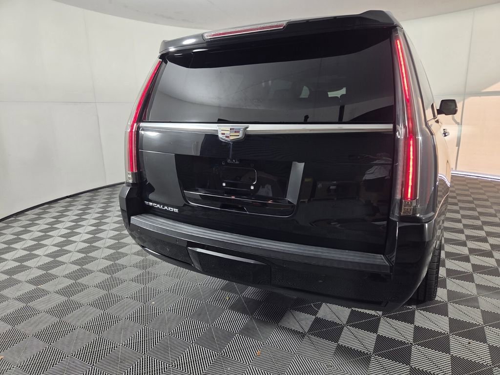 Used 2019 Cadillac Escalade ESV Luxury RWD image 6