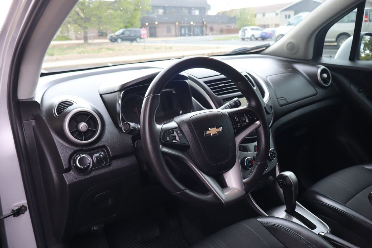 Used 2016 Chevrolet Trax LT w/ LT Convenience Package AWD/4WD image 15