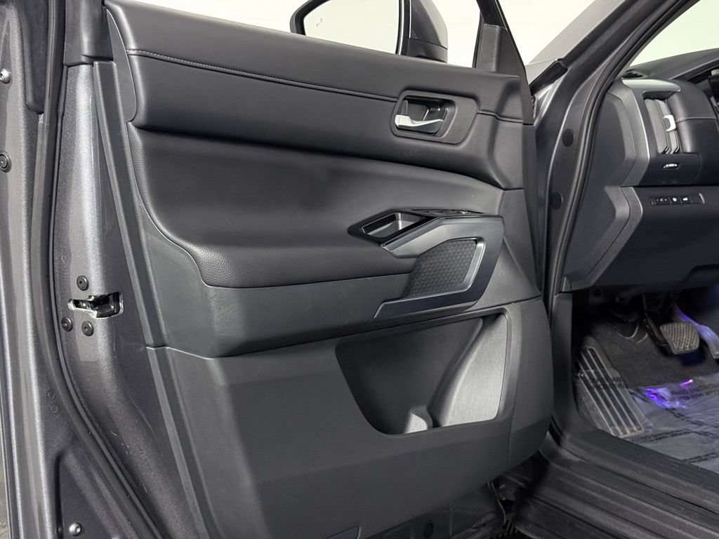 Certified 2025 Nissan Pathfinder SL AWD/4WD image 29