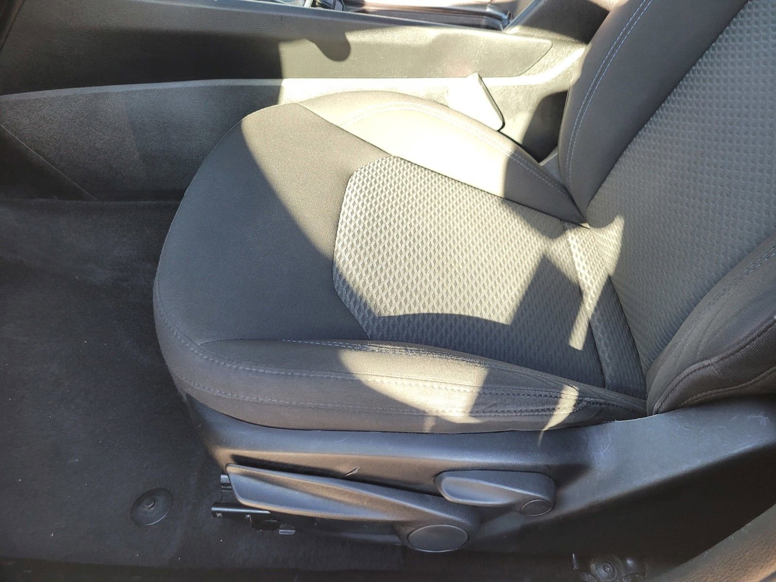 Used 2023 Jeep Compass Sport image 16