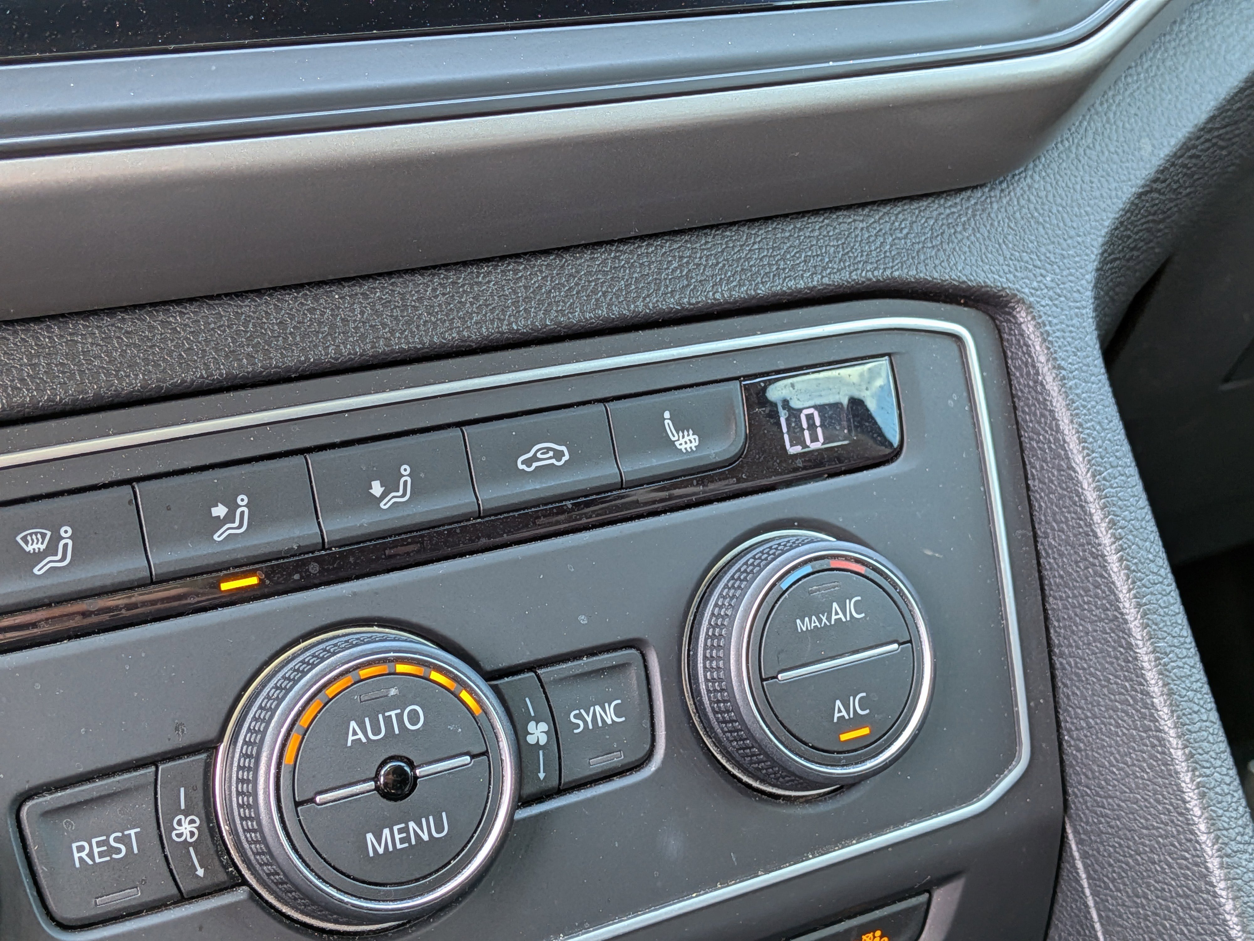 Used 2021 Volkswagen Atlas SE w/ Panoramic Sunroof Package image 32