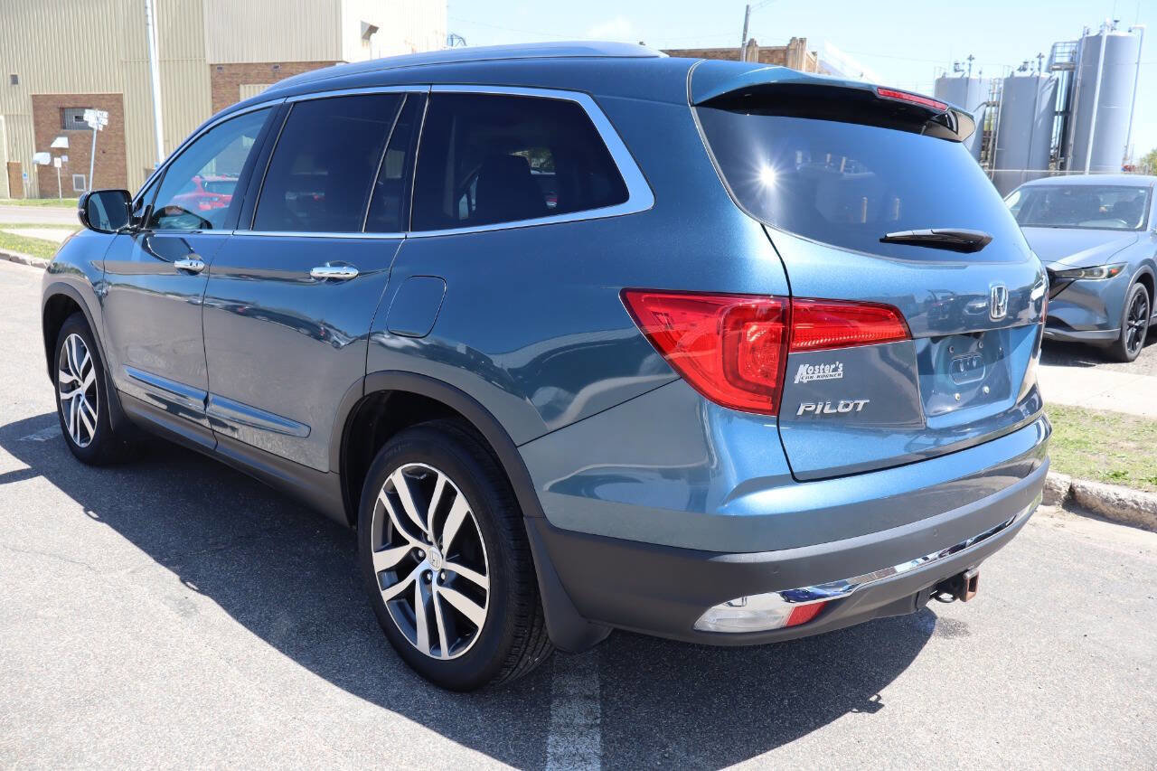 Used 2017 Honda Pilot Elite image 4