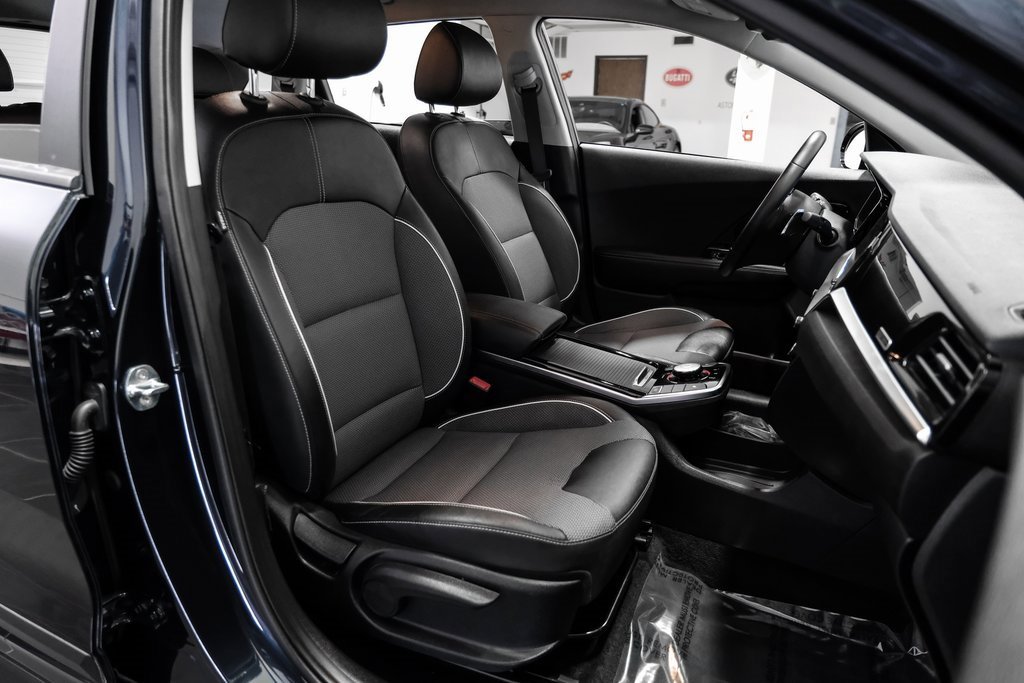 Used 2022 Kia Niro EX image 39