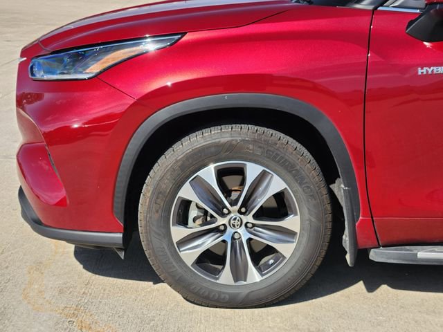 Used 2021 Toyota Highlander XLE image 8