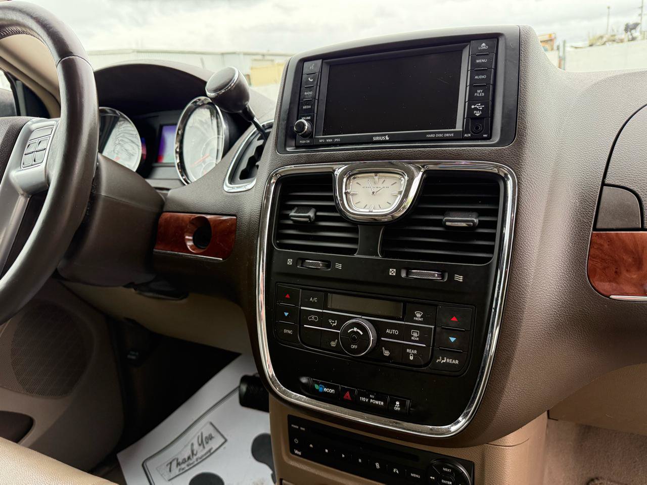 Used 2011 Chrysler Town & Country Touring-L w/ Entertainment Group #2 FWD image 30
