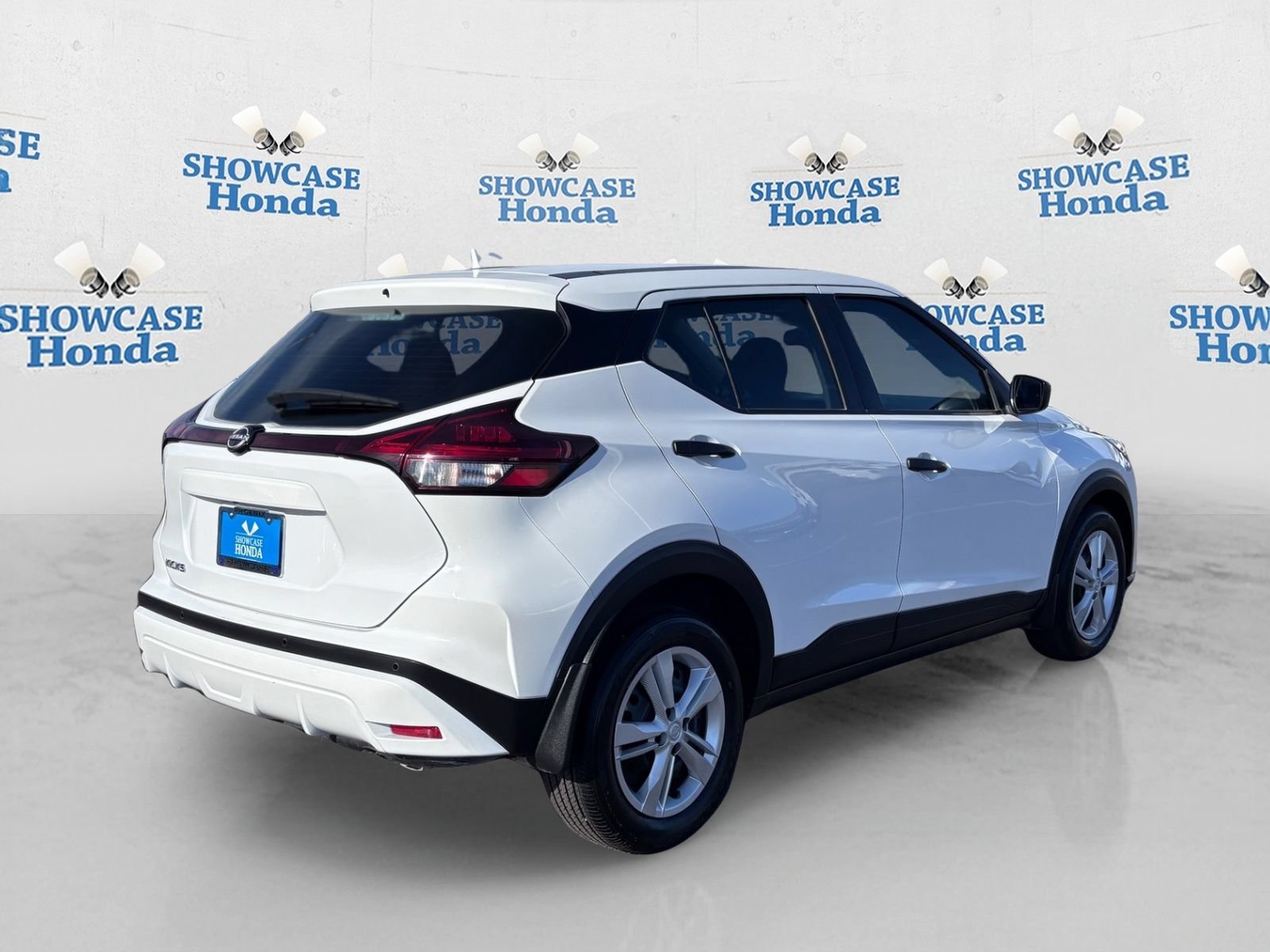 Used 2024 Nissan Kicks S FWD image 5